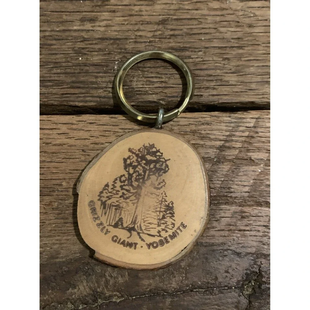 Yosemite National Park Grizzly Giant Souvenir Collectible Keychain Key Ring